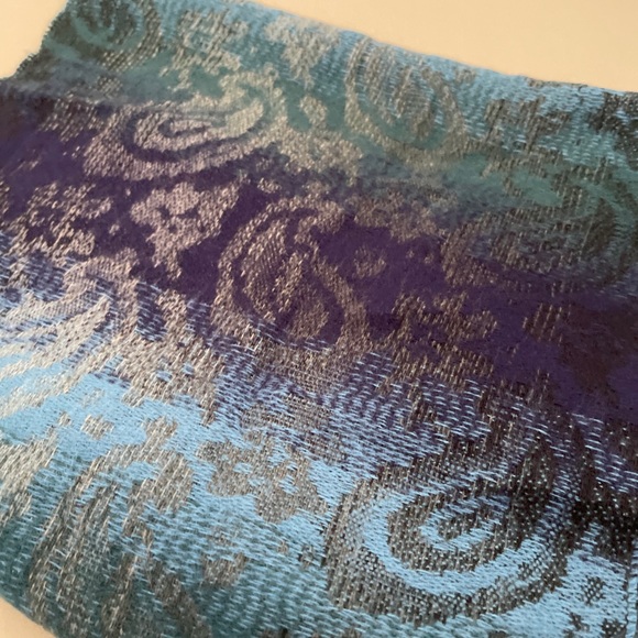 Scarf - Picture 3 of 4